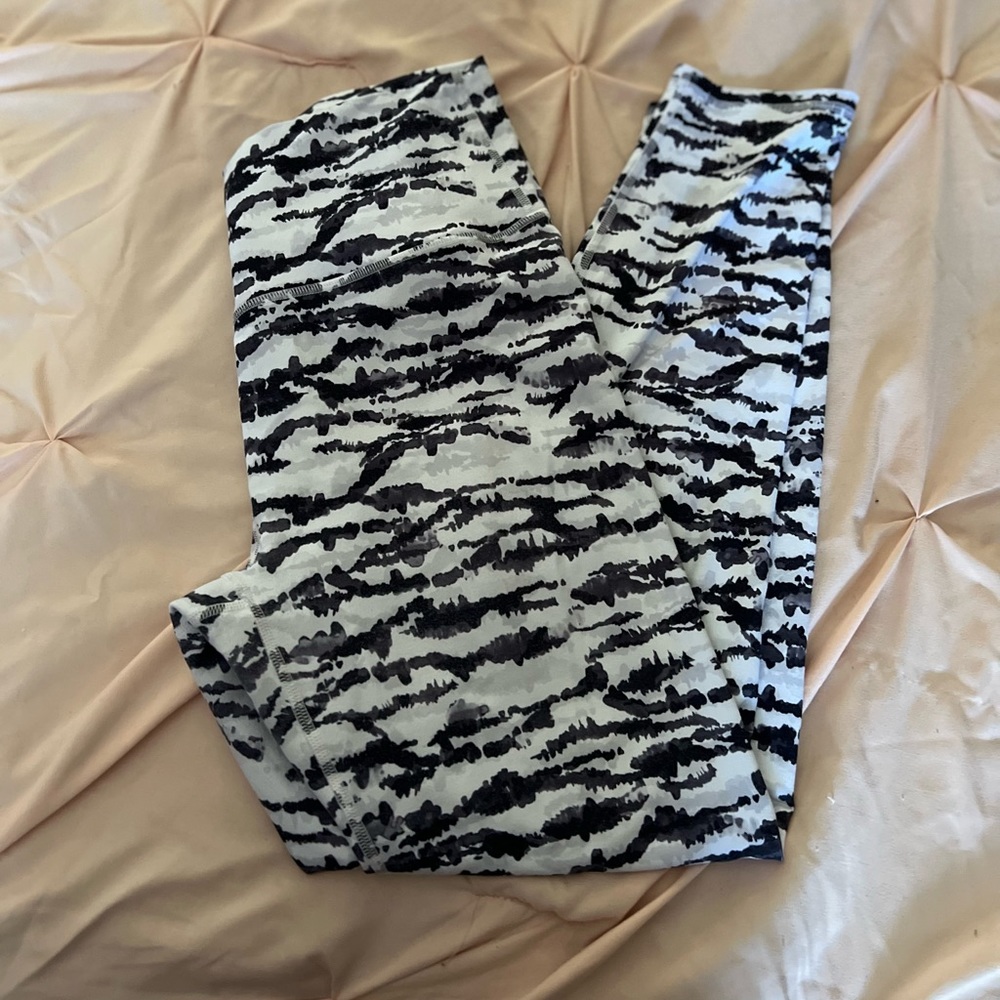 Fabletics Define High Waisted 7/8 Leggings - image 4